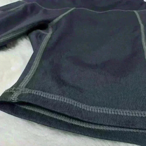 Women’s Grey Exercise Sports Biker Shorts with Side Pockets in size Medium - Picture 2 of 6